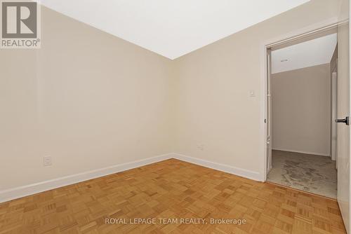 1825 Yale Avenue, Ottawa, ON - Indoor Photo Showing Other Room
