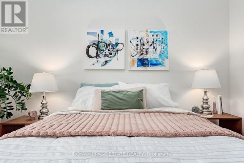 11 Garrick Road, Toronto, ON - Indoor Photo Showing Bedroom