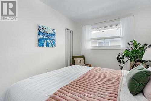 11 Garrick Road, Toronto, ON - Indoor Photo Showing Bedroom