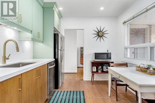 11 Garrick Road, Toronto, ON - Indoor Photo Showing Kitchen With Upgraded Kitchen