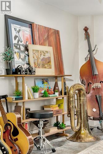 11 Garrick Road, Toronto, ON - Indoor