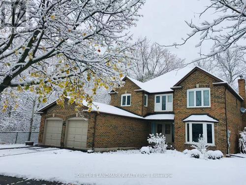 16 WILLIS DRIVE  Aurora, ON L4G 5N8