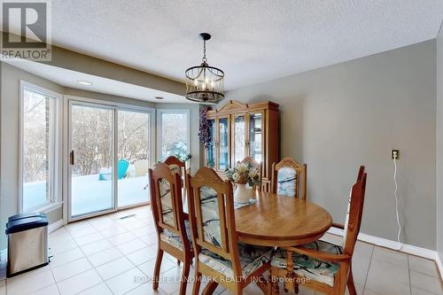 16 Willis Drive, Aurora, ON - Indoor Photo Showing Dining Room