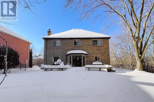 16 Willis Drive, Aurora, ON - Outdoor