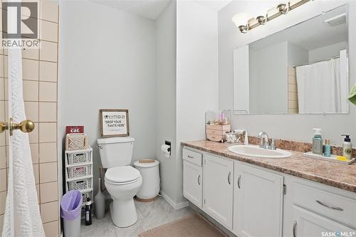 3317 Eagle Crescent, Prince Albert, SK - Indoor Photo Showing Bathroom