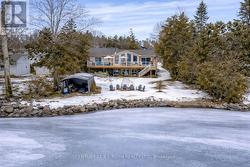 95 LAKESHORE ROAD E Oro-Medonte, ON L0L 2E0