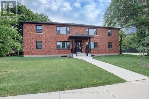 2127 HARRIS CRESCENT  Burlington, ON L7R 1G4