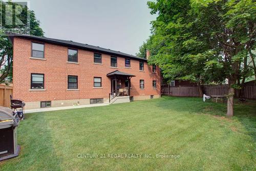 2127 Harris Crescent, Burlington, ON - Outdoor