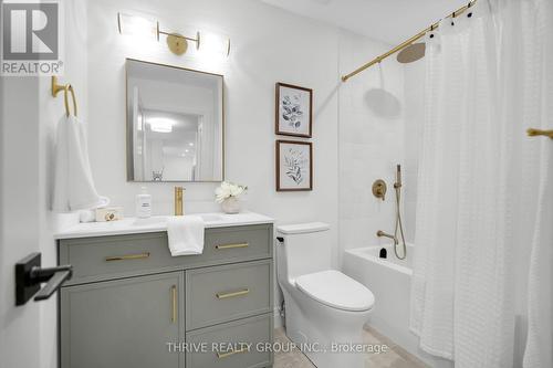 105 - 1180 Commissioners Road W, London South (South B), ON - Indoor Photo Showing Bathroom