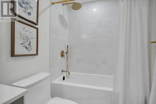 105 - 1180 Commissioners Road W, London South (South B), ON - Indoor Photo Showing Bathroom