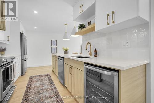 105 - 1180 Commissioners Road W, London South (South B), ON - Indoor Photo Showing Kitchen With Upgraded Kitchen