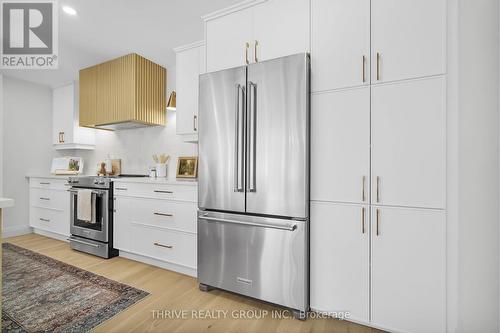 105 - 1180 Commissioners Road W, London South (South B), ON - Indoor Photo Showing Kitchen With Upgraded Kitchen