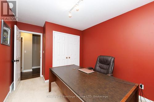 Office/bedroom - 506 Murdock Avenue, Fort Erie (Lakeshore), ON - Indoor Photo Showing Office