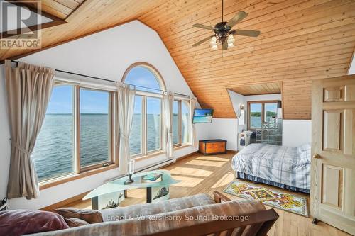 1 Three Tree Island, Mcdougall, ON - Indoor Photo Showing Other Room