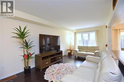 9 Lynch Crescent, Binbrook, ON - Indoor Photo Showing Living Room