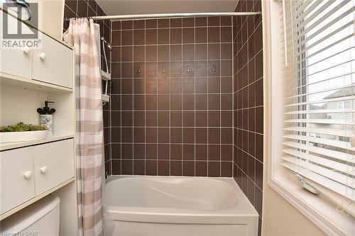9 Lynch Crescent, Binbrook, ON - Indoor Photo Showing Bathroom