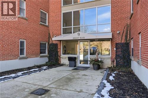 9 Grant Boulevard Unit# 106, Dundas, ON - Outdoor With Exterior