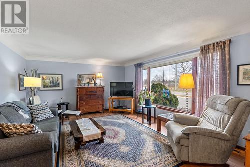 318 Eldon Street, Goderich (Goderich (Town)), ON - Indoor Photo Showing Living Room