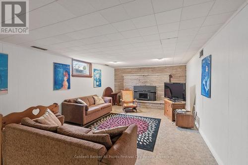 318 Eldon Street, Goderich (Goderich (Town)), ON - Indoor Photo Showing Living Room With Fireplace