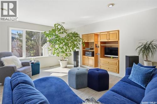 355 Chotem Terrace, Saskatoon, SK - Indoor Photo Showing Living Room