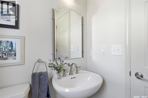 355 Chotem Terrace, Saskatoon, SK - Indoor Photo Showing Bathroom