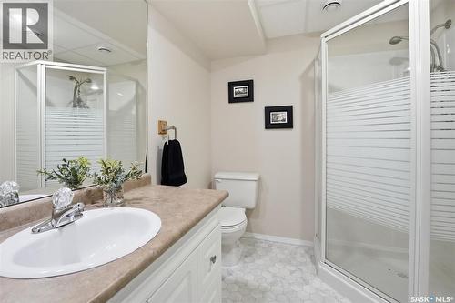 355 Chotem Terrace, Saskatoon, SK - Indoor Photo Showing Bathroom