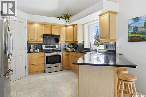 355 Chotem Terrace, Saskatoon, SK - Indoor Photo Showing Kitchen