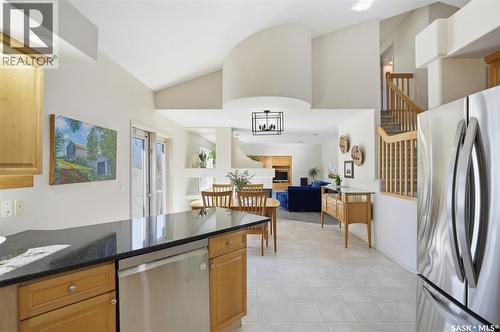 355 Chotem Terrace, Saskatoon, SK - Indoor Photo Showing Kitchen