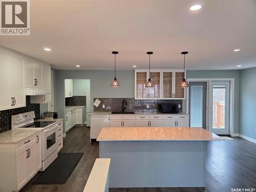 621 Mccall Street, Oxbow, SK - Indoor Photo Showing Kitchen