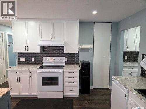 621 Mccall Street, Oxbow, SK - Indoor Photo Showing Kitchen