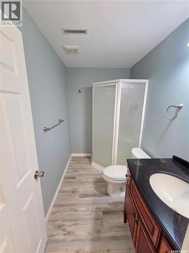 621 Mccall Street, Oxbow, SK - Indoor Photo Showing Bathroom