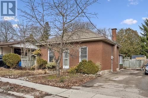 98 HEARN AVENUE  Guelph (Junction/Onward Willow), ON N1H 5Y5
