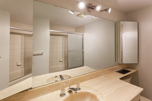 Salle de bains - 7C-6111 Av. Du Boisé, Montréal (Côte-Des-Neiges/Notre-Dame-De-Grâce), QC - Indoor Photo Showing Bathroom