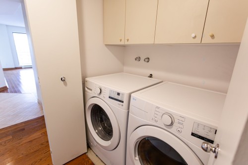 Salle de lavage - 7C-6111 Av. Du Boisé, Montréal (Côte-Des-Neiges/Notre-Dame-De-Grâce), QC - Indoor Photo Showing Laundry Room