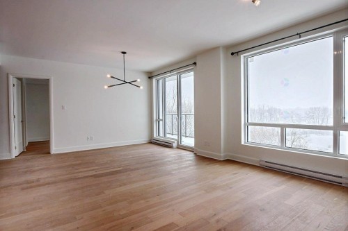 Salon - 302-510 Boul. Des Prairies, Laval (Laval-Des-Rapides), QC - Indoor Photo Showing Other Room