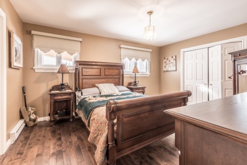 Chambre à coucher principale - 24 Ch. Frizzle, Lac-Brome, QC - Indoor Photo Showing Bedroom