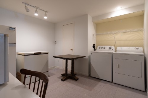 Salle de lavage - 24 Ch. Frizzle, Lac-Brome, QC - Indoor Photo Showing Laundry Room