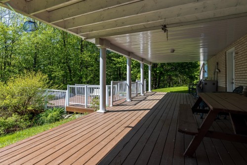 Balcon - 24 Ch. Frizzle, Lac-Brome, QC - Outdoor With Deck Patio Veranda With Exterior