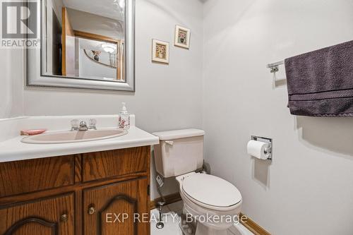 81 Southgate Crescent, Richmond Hill, ON - Indoor Photo Showing Bathroom