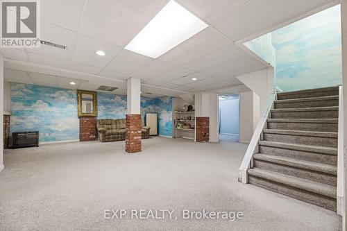 81 Southgate Crescent, Richmond Hill, ON - Indoor Photo Showing Other Room