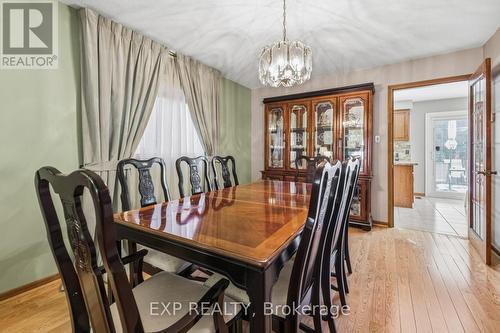 81 Southgate Crescent, Richmond Hill, ON - Indoor Photo Showing Dining Room