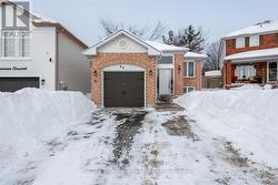 64 COPEMAN CRESCENT Barrie, ON L4N 8B4