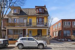 82A AUGUSTA AVENUE Toronto, ON M5T 2L1
