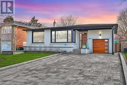 29 ACTON AVENUE Toronto, ON M3H 4G6