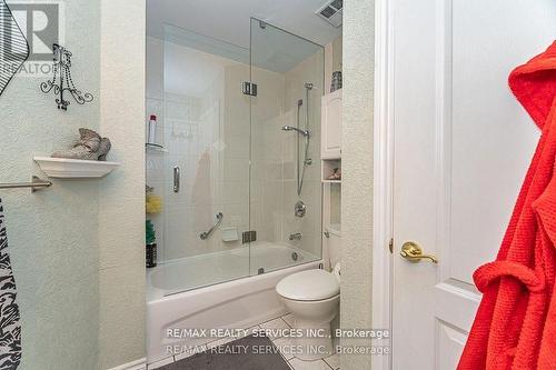 Ph03 - 7 Dayspring Circle, Brampton, ON - Indoor Photo Showing Bathroom