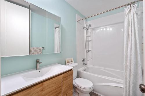187 Reay Crescent, Winnipeg, MB - Indoor Photo Showing Bathroom