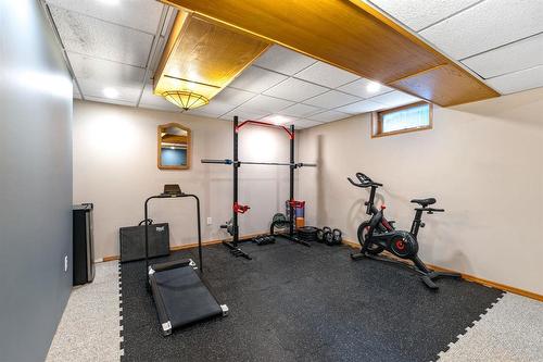 187 Reay Crescent, Winnipeg, MB - Indoor Photo Showing Gym Room