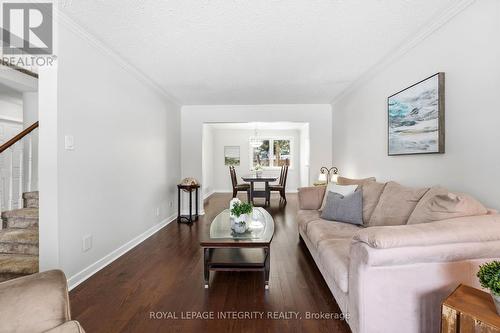 4 Adele Crescent, Ottawa, ON - Indoor Photo Showing Living Room