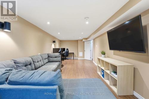 4 Adele Crescent, Ottawa, ON - Indoor Photo Showing Living Room