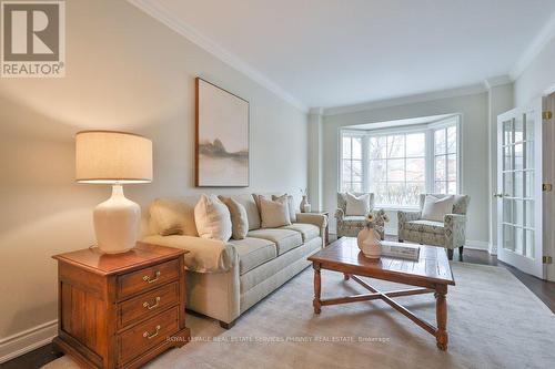 1962 Calgary Court, Mississauga, ON - Indoor Photo Showing Living Room